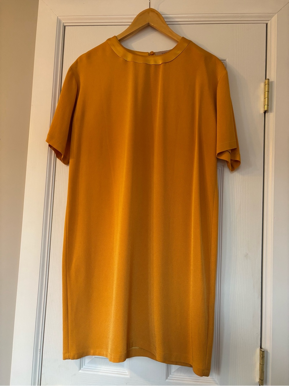 Women’s Gold Short-Sleeve Shift Dress